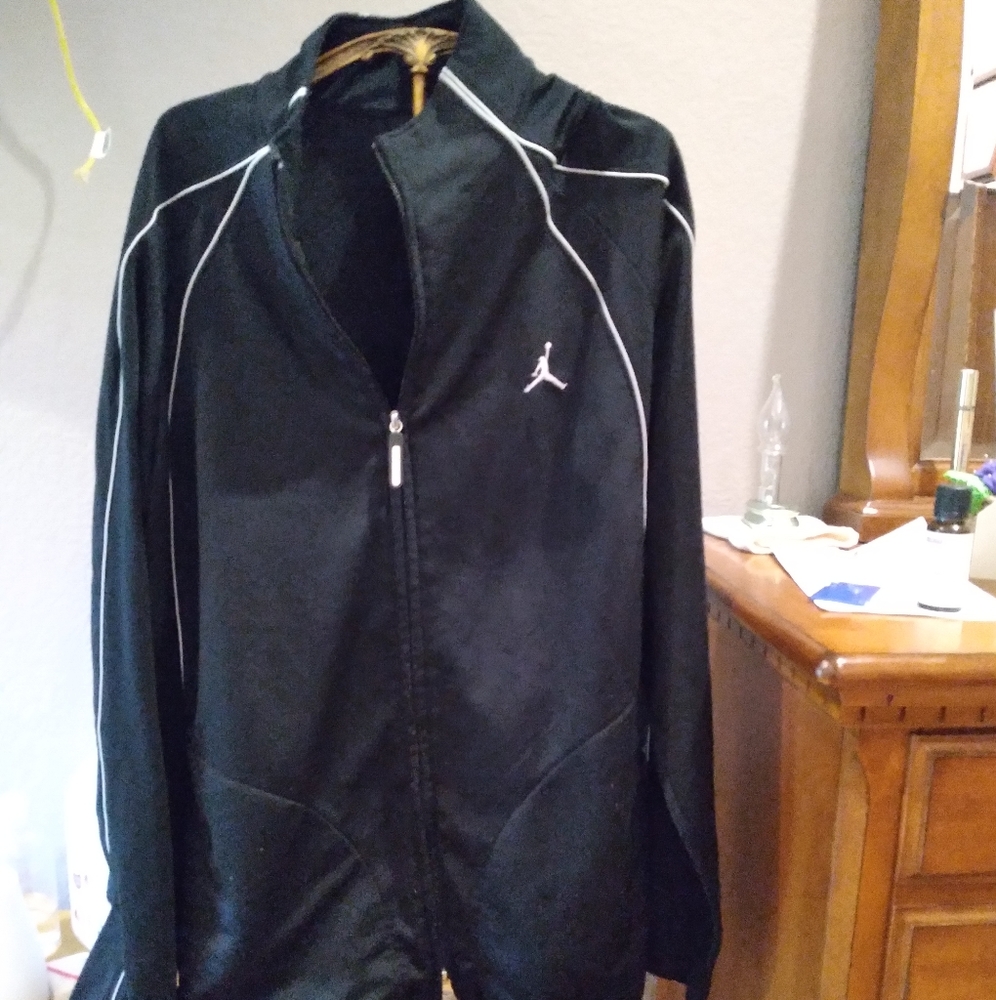 Vintage Air Jordan jacket. Size Large